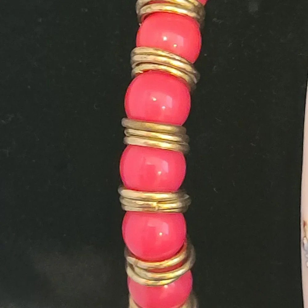 Lot of Five Bracelets - Ceramic and Stretchy - Picture 12 of 13